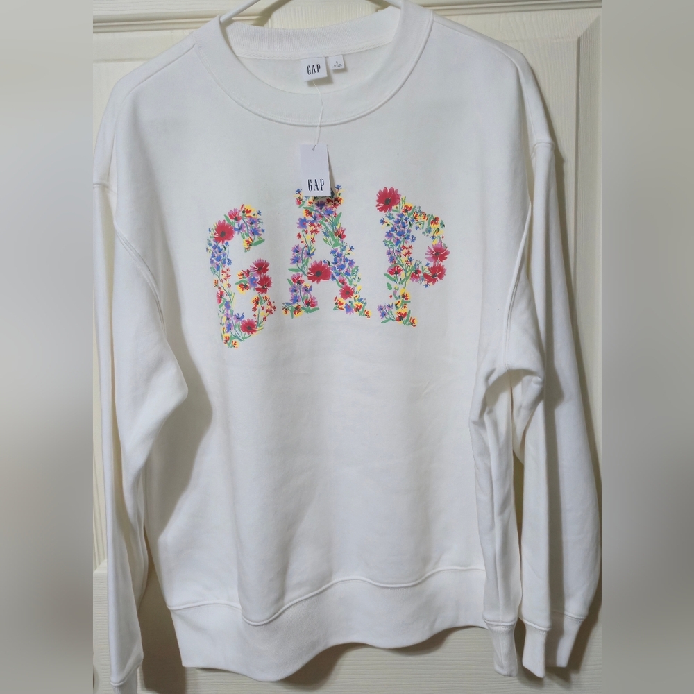 NWT - GAP White Floral Logo Sweatshirt